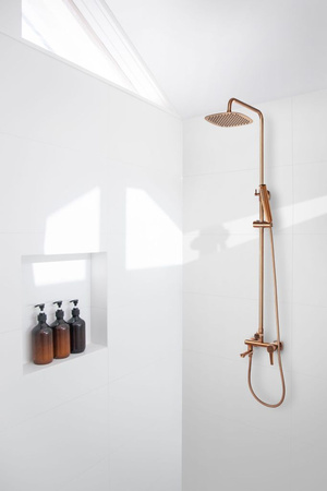 Invena zestaw prysznicowy z deszczownicą i baterią wannową Glamour, miedź AU-05-B14-V