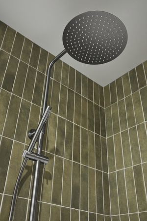 KFA deszczownia z baterią termostatyczną Moza Premium, gun metal grey PVD 5736-920-61