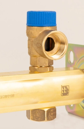 Afriso grupa bezpieczeństwa c.w.u. BSB, Nmax UDT 111,5 kW, z zaworem bezpieczeństwa MSW 6 bar, z przyłączem do naczynia przeponowego 9062000