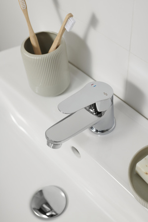 KFA bateria umywalkowa stojąca ze spustem typu klik-klak Sparc, chrom 5412-815-00